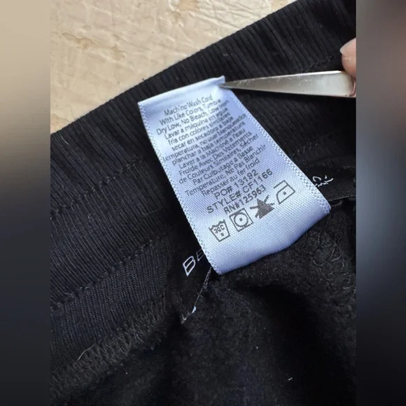 Beyond Yoga Cozy Fleece Weekend Sweatpant Black - Picture 4 of 4